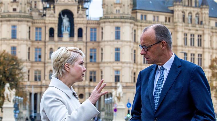Beim Antrittsbesuch von Bundeskanzler Friedrich Merz (CDU) ging es auch um zusätzliche Mittel des Bundes für den Ausbau der Häfen.  
