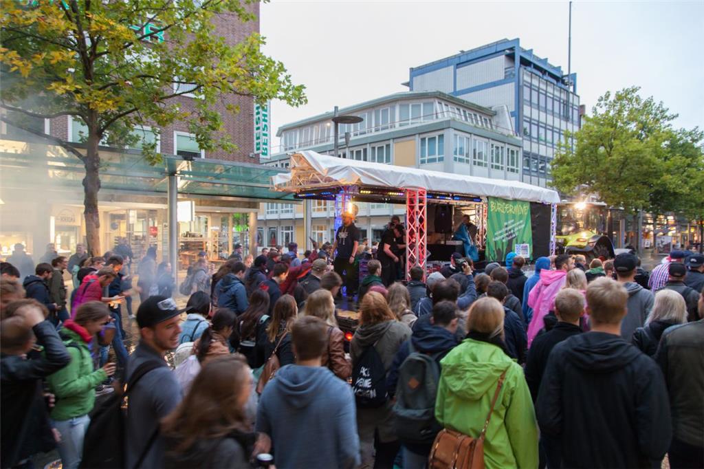 Beim Bürgermove in Bremerhaven war trotz Schietwetter jede Menge los.