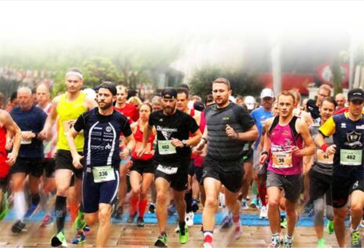 18. Bremerhaven City-Marathon mit neuen Aktionen Sportler beim Laufen