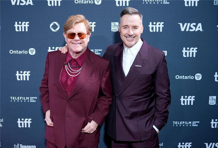 „Elton John: Never Too Late“ - Doku über die Pop-Legende Beim Film „Elton John: Never Too Late“ führte der Ehemann des Popstars, David Furnish, Regie.