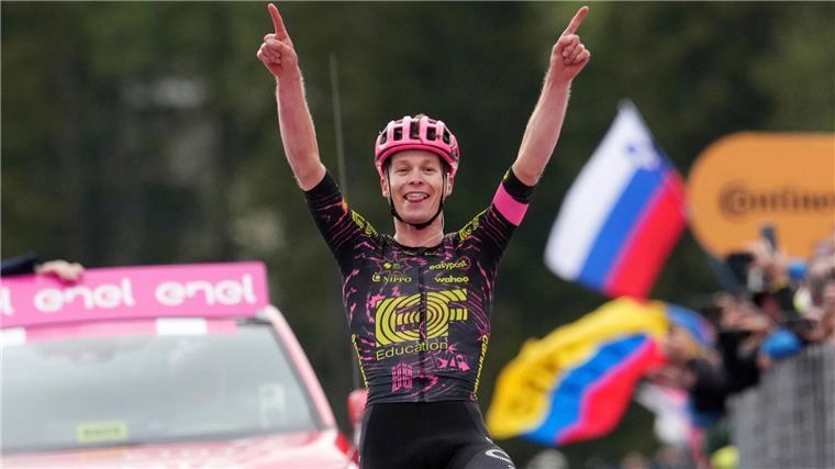 Nach Star-Lob: Steinhauser will wieder beim Giro auftrumpfen Beim Giro 2024: Georg Steinhauser bejubelt seinen ersten Etappensieg.