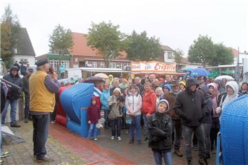 Beim Handwerker- und Bauernmarkt kommen Strandkörbe unter den Hammer.