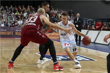 Beim Hanse-Game gegen Bayern München hätte es für Jordan Hulls (rechts) und Co. fast zur Sensation gereicht. Heute wartet Meister Bamberg in der Bremer ÖVB Arena. 