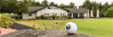 Beim Küsten-Golfclub "Hohe Klint" Cuxhaven kannst du am Sonntag kostenlos Golf spielen.