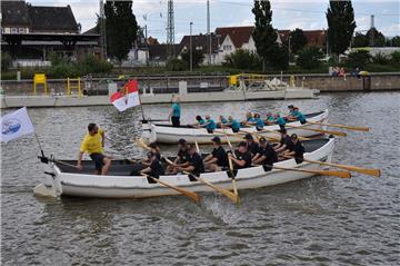 Beim Kutterpull-Rennen im Braker Binnenhafen werden sich die Mannschaft mächtig ins Zeug legen. 