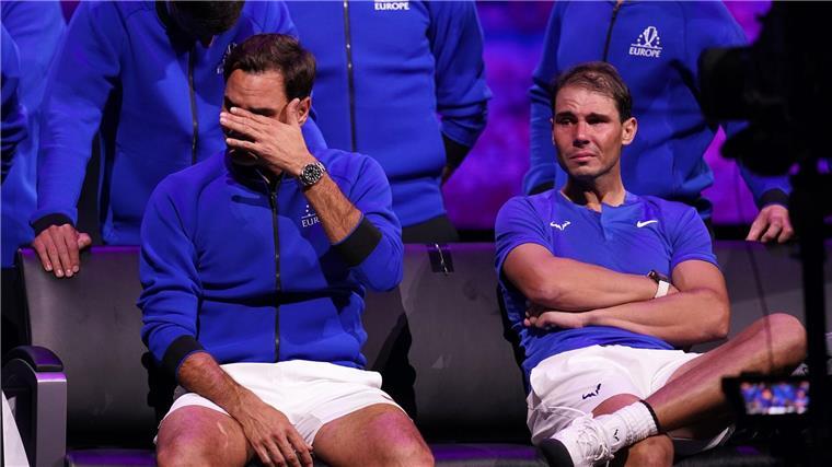 Federer adelt Nadal: „Hast mich herausgefordert“ Beim letzten Spiel von Roger Federer (l) flossen auch bei Rafael Nadal (r)die Tränen.