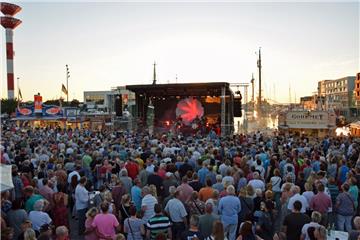 Beim Musiksommer im Schaufenster Fischereihafen in Bremerhaven ist immer ordentlich was los.