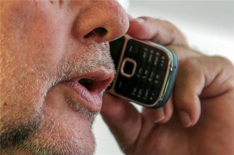Beim Opfer-Telefon des Weißen Rings können Betroffene nach Straftaten Rat und Hilfe bekommen. In Zukunft können sie auch per E-Mail Kontakt aufnehmen. 