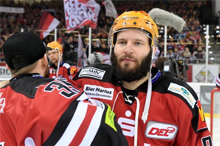 Beim Play-Off gegen EHC München trug Jack Combs noch das Pinguins-Trikot. Am Sonntag präsentiert er sich in den Farben von Iserlohn.