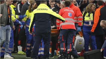 Beim Spiel in Amsterdam ist es zu einem medizinischen Notfall gekommen.