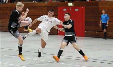 Beim Wintercup am vergangenen Sonnabend war nicht nur das Spiel 1. FC Nordenham (schwarze Trikots) gegen Esenshamm umkämpft.