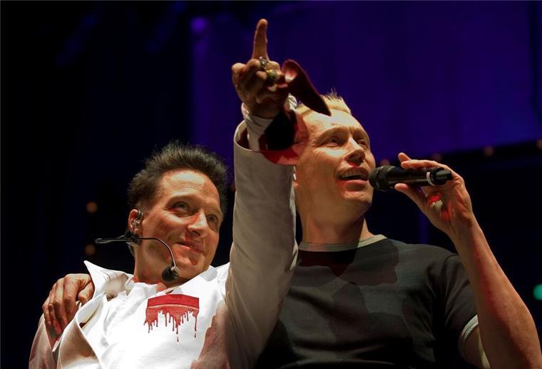 Bela B. (l) und Farin Urlaub: Die Ärzte veröffentlichen mit dem Song „Demokratie“ eine Hymne an die Eigenverantwortung.