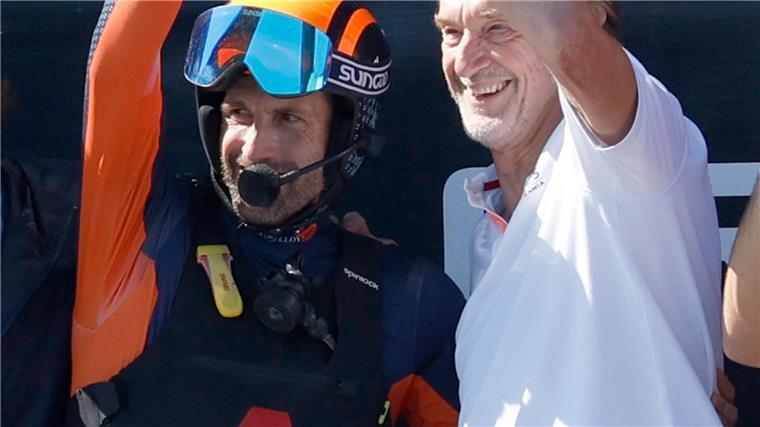 Ben Ainslie (l) will endlich den America’s Cup nach Großbritannien holen.