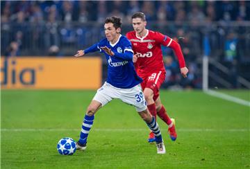 Benjamin Goller (links) – hier in der Champions-League-Partie des FC Schalke 04 gegen Lokomotive Moskau – wechselt zum SV Werden Bremen.