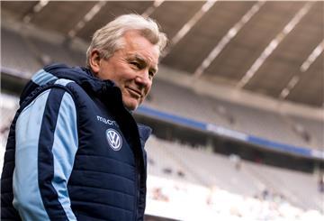 Benno Möhlmann gilt als Kandidat für den Werder-Aufsichtsrat.