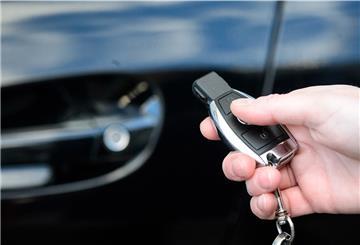 Um Fahrzeuge mit Keyless Go-Technologie zu stehlen, genügt schon ein sogenannter Reichweitenverlängerer.