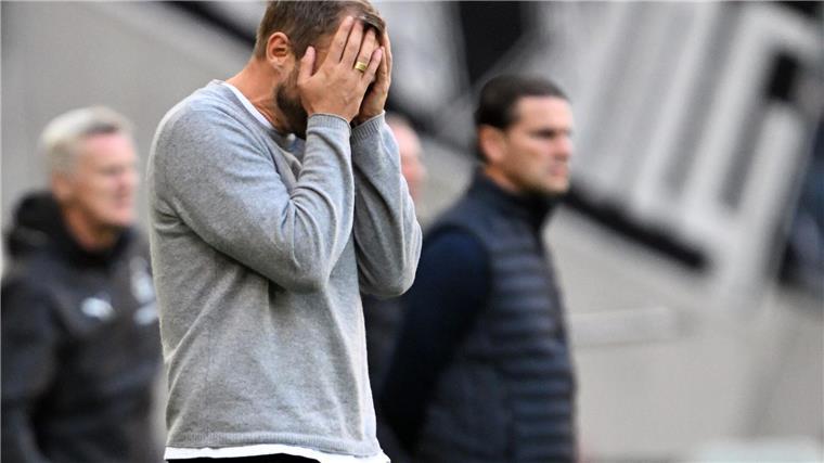 Union-Coach Svensson ärgert sich über Nachspielzeit-Länge Berlins Coach Svensson war unzufrieden mit der Dauer der Nachspielzeit