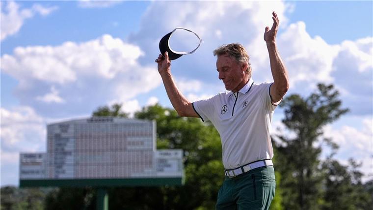 Tränen und Glückwünsche: McIlroy vollendet Golf-Grand-Slam Bernhard Langer trat zum letzten Mal in Augusta an.