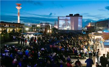 Besondere Kino-Atmosphäre wird Freitag und Samstag im Fischereihafen geboten.