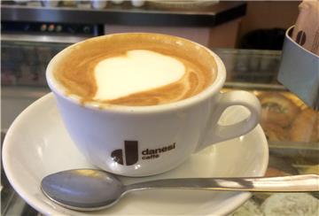 Besonders die Bäckereien, die ein Café betreiben, sind von den Auswirkungen der Corona-Pandemie stark betroffen. Frentzen/dpa