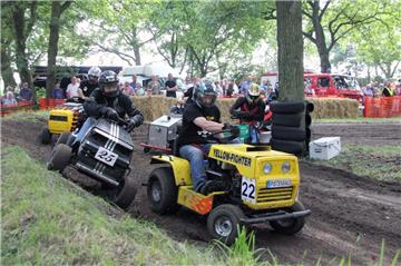 Besonders die Haarnadelkurve nach der Startgeraden hatte es in sich und verlangt  Fahrern und Maschinen alles ab. Am 30. Juli ist es wieder soweit, dann geht es um den Drepte-Cup.