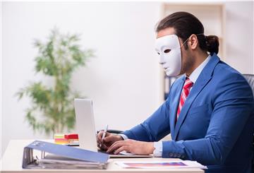 Betrüger haben eine neue Masche entwickelt. Sie fangen E-Mails mit Rechnungen ab, ändern das Zielkonto, und schicken die Rechnungen dann an den eigentlichen Empfänger.
