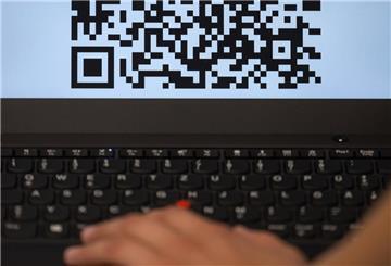 Betrüger haben eine neue Masche für sich entdeckt. Mit QR-Codes leiten sie ihre Opfer auf täuschend echt wirkende Webseiten, mit denen sie an sensible Daten kommen wollen.