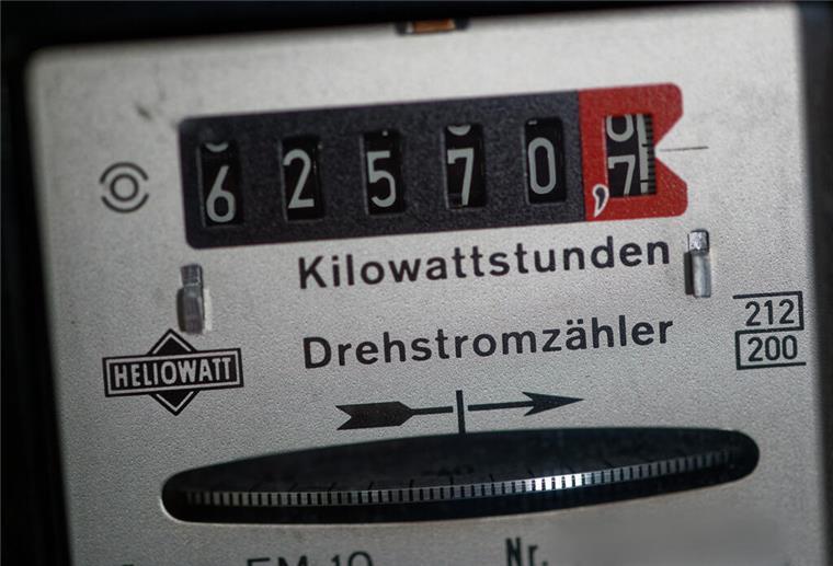Betrüger sind in Bremerhaven unterwegs. Sie wollen angeblich die Stromzähler kontrollieren.
