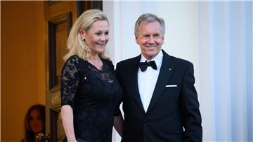 Bettina Wulff mit ihrem Ex-Partner, dem ehemaligen Bundespräsidenten Christian Wulff. Heute hat sie einen neuen Partner ‒ und einen neuen Job. (Archivbild)
