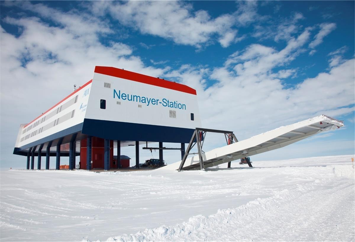 AWI-Forscher müssen vor neuer Expedition in Bremerhaven in Quarantäne Bevor es für die nächsten Forscher zur deutschen Forschungsstation „Neumayer-Station III“ in die Antarktis, geht, müssen sie in Quarantäne. Das Virus darf die Station keinesfalls erreichen.