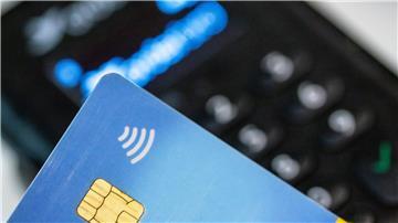 Bezahlen mit der Girocard wird immer populärer (Archivfoto).