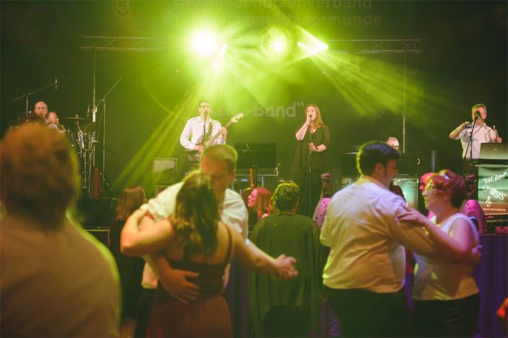 Bezirksschützenball in der Stadthalle Bremerhaven. Foto: Schimanke