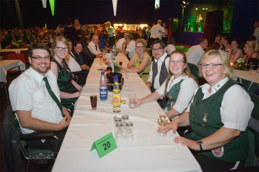 Bezirksschützenball in der Stadthalle Bremerhaven. Foto: Schimanke