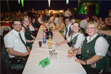 Bezirksschützenball in der Stadthalle Bremerhaven. Foto: Schimanke