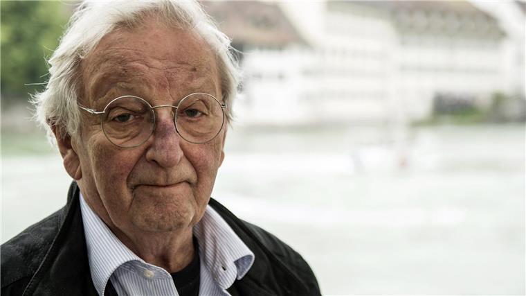 Schweizer Autor Peter Bichsel ist tot Bichsel war 1996 in Mainz Stadtschreiber. (Archivbild)