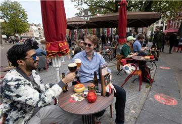 Bierchen im Freien: In den Niederlanden schon möglich.