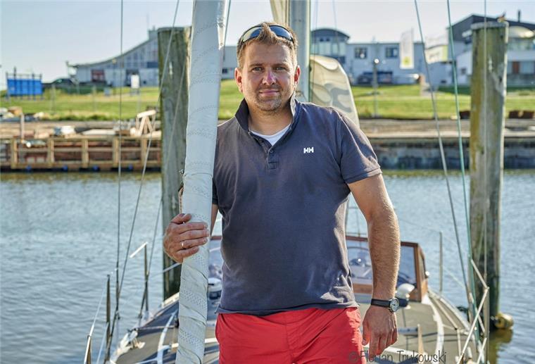 Mit 35 Knoten von Bremerhaven zu den Leuchttürmen