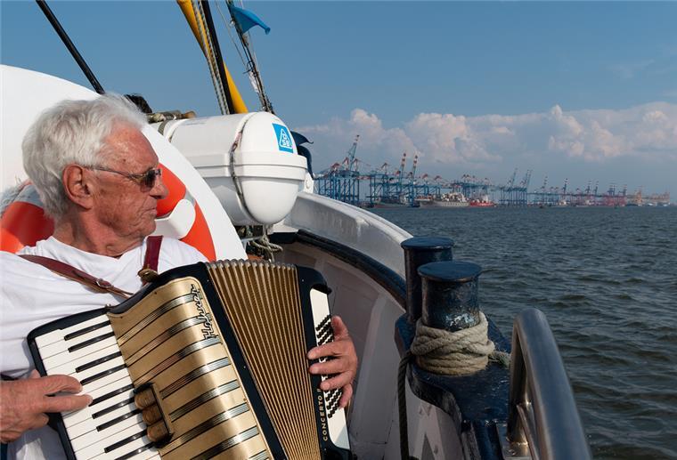 Wremen: Touristenfahrten statt Krabbenfischen Wremen: Touristenfahrten statt Krabbenfischen