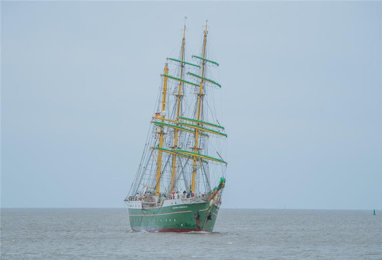 Mit besonderer Crew an Bord: Die „Alex“ ist zurück in Bremerhaven Mit besonderer Crew an Bord: Die „Alex“ ist zurück in Bremerhaven
