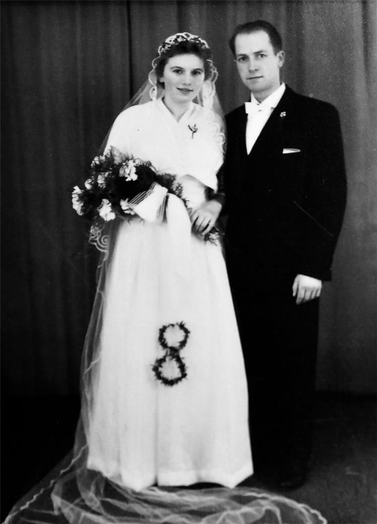 Erika und Wilfried Kuhl haben am 17. Januar 1958 in Padingbüttel geheiratet. Heute feiern sie in Nordholz ihre diamantene Hochzeit.