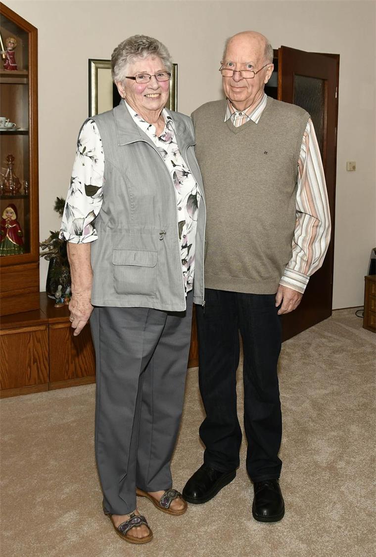 Erika und Wilfried Kuhl haben am 17. Januar 1958 in Padingbüttel geheiratet. Heute feiern sie in Nordholz ihre diamantene Hochzeit.