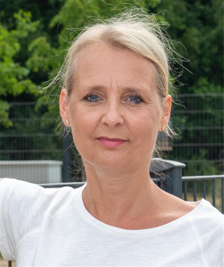 Wie das Tierheim ein irisches Rennpferd vor der Schlachtbank in Rumänien rettete