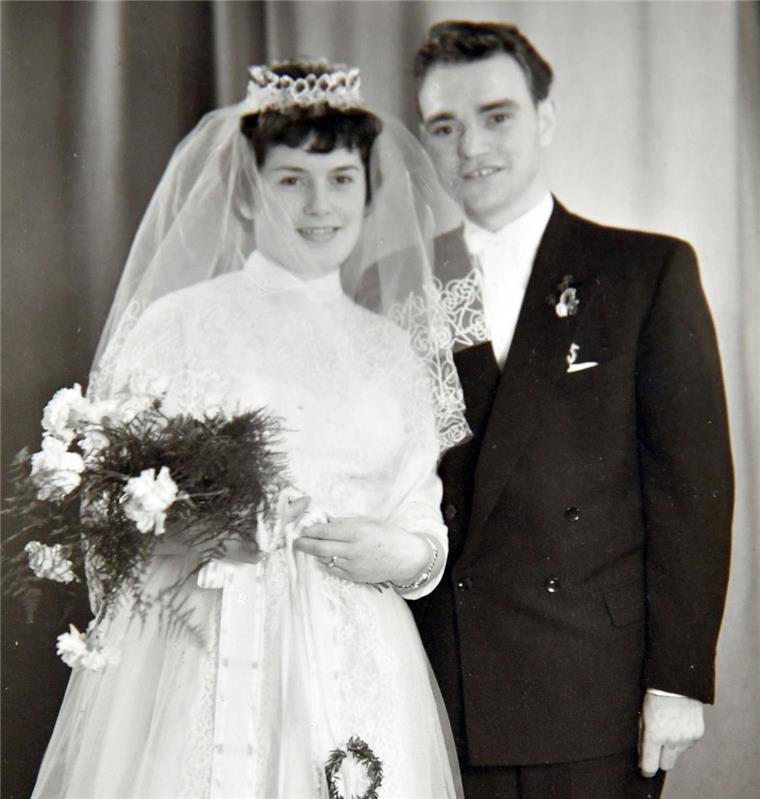 Die Eheleute Marianne und Hans Hinrichs aus Bremerhaven-Lehe feiern ihre diamantene Hochzeit.
