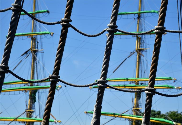 Spanisches Schmuckstück „El Galeon“ zu Gast beim Seestadtfest in Bremerhaven Spanisches Schmuckstück „El Galeon“ zu Gast beim Seestadtfest in Bremerhaven