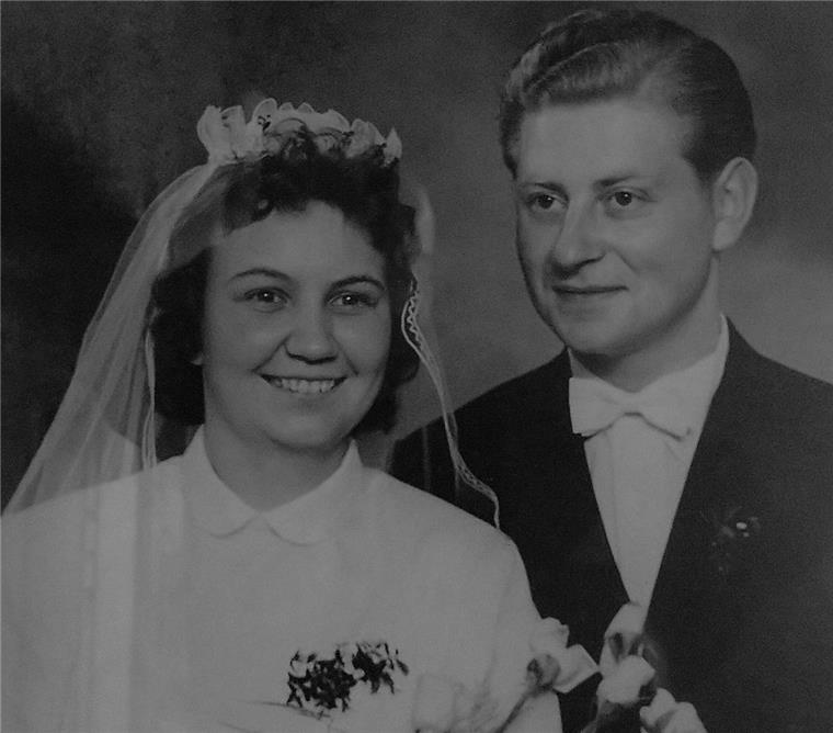 Diamantene Hochzeit in Geestemünde: Ein Kennenlernen wie im Film „Du warst schon immer was Besonderes“, sagt Meta Mehnert liebevoll über ihren Mann Julius, mit dem sie am Donnerstag die Diamantene Hochzeit feiert.