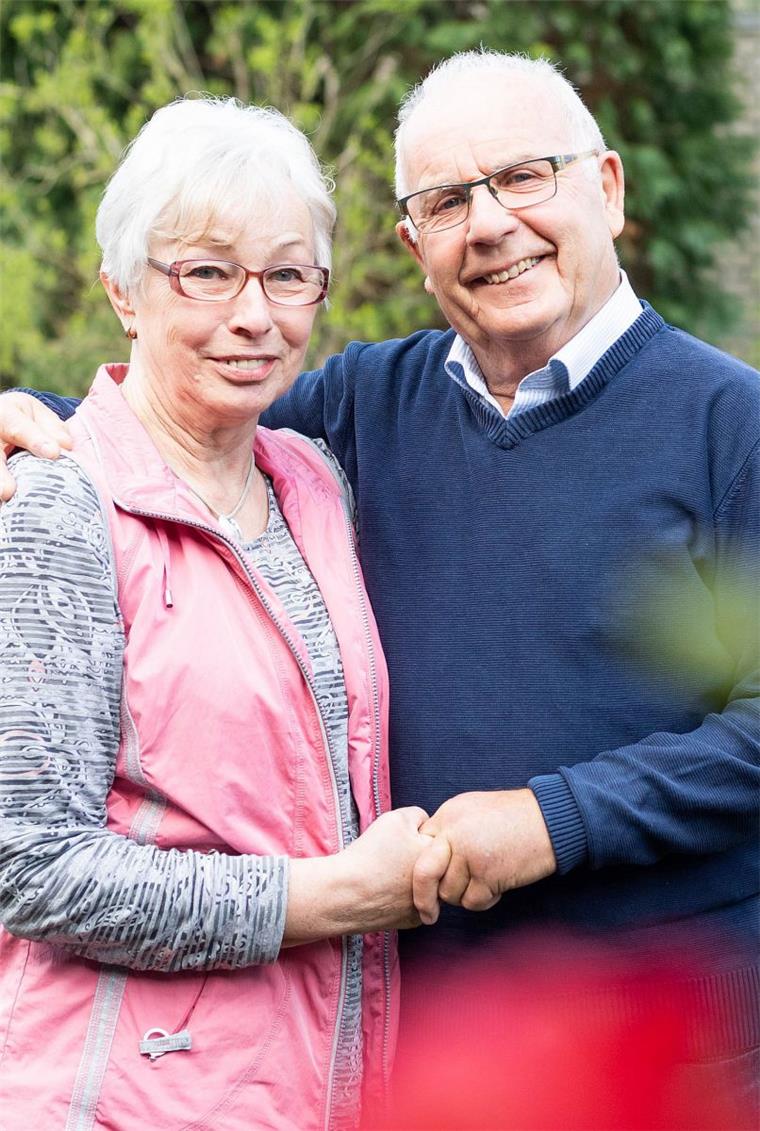 Goldene Hochzeit in Geestemünde: Im Autohaus kennengelernt Ursel und Manfred Rutsatz aus Geestemünde feiern ihre goldene Hochzeit.