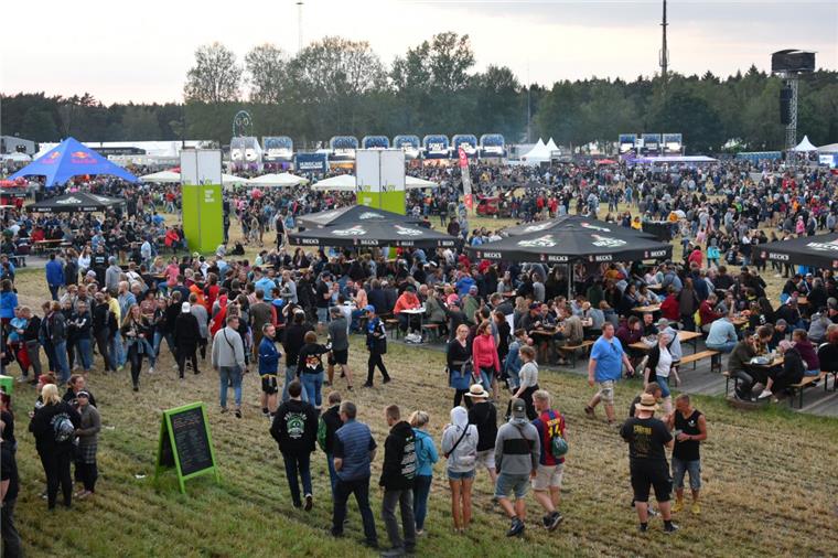 Immer auf dem Sprung: Die Leoniden rocken die Mountain Stage.