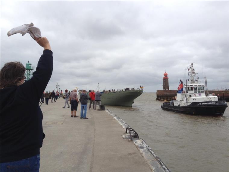 Die "Gorch Fock" verlässt Bremerhaven Die "Gorch Fock" verlässt Bremerhaven