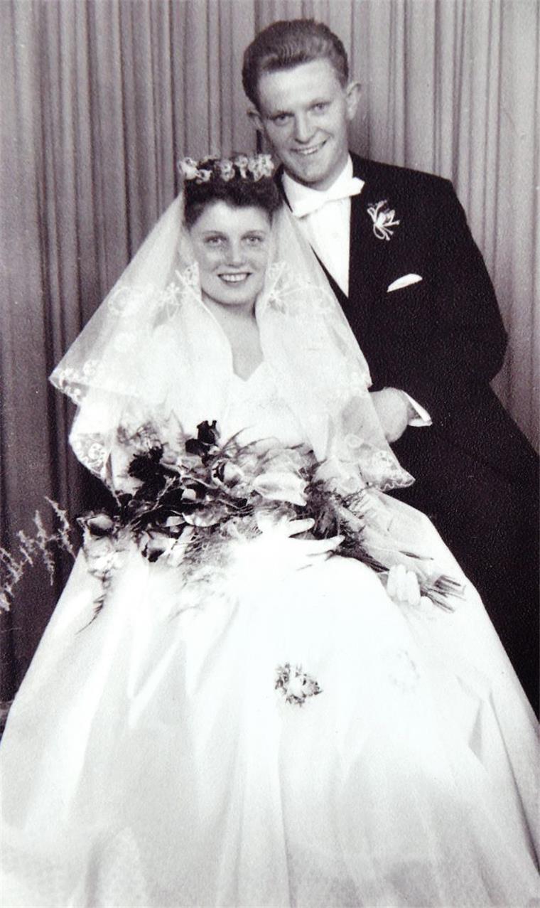 Diamantene Hochzeit in Wulsdorf: Heldentat führt zu großer Liebe Ingrid und Helmut Rosenbohm aus Wulsdorf feiern ihre diamantene Hochzeit.
