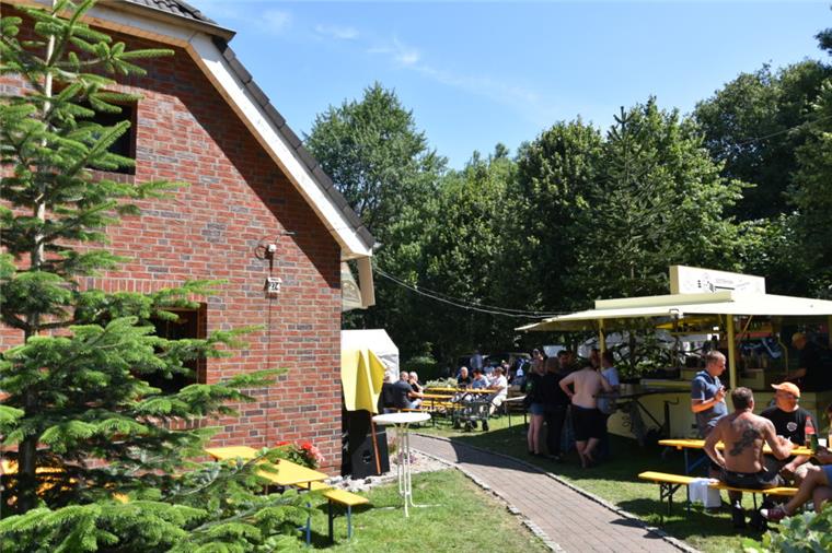 Deichbrand 2019: So feiern die Dorfbewohner das Festival